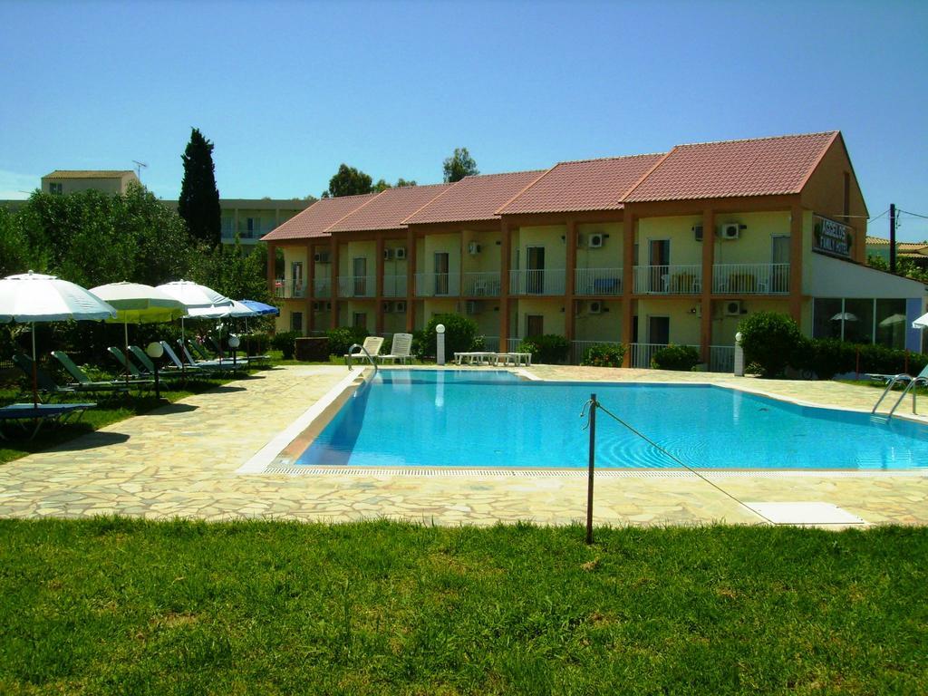Aggelos Family Hotel Moraitika Exteriör bild