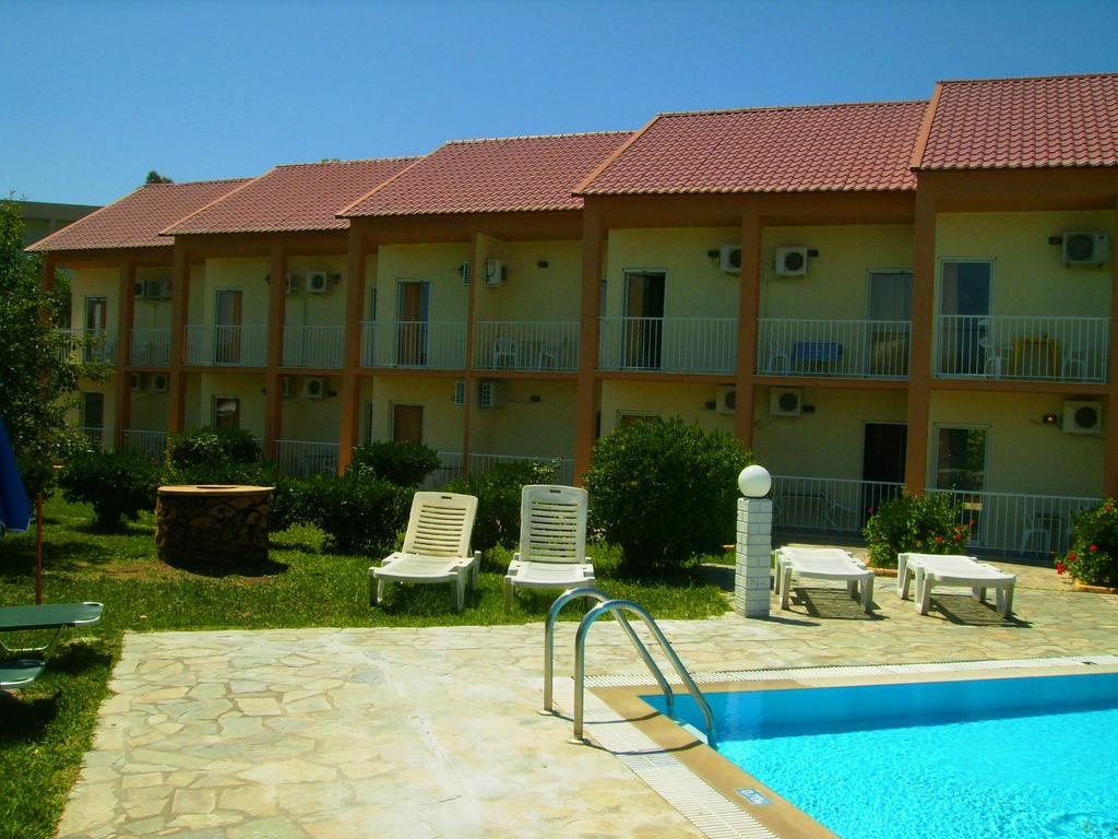 Aggelos Family Hotel Moraitika Exteriör bild