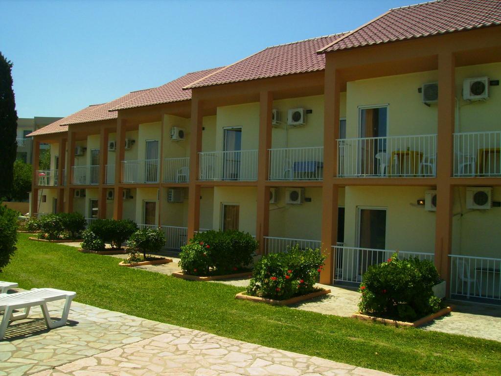Aggelos Family Hotel Moraitika Exteriör bild