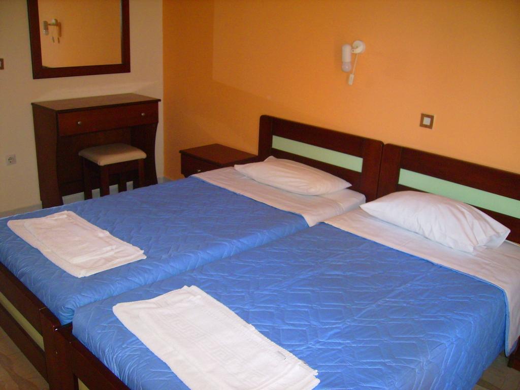 Aggelos Family Hotel Moraitika Exteriör bild