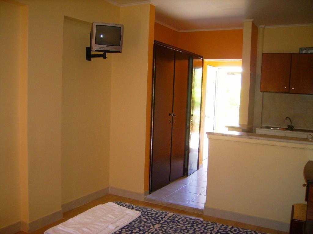 Aggelos Family Hotel Moraitika Exteriör bild