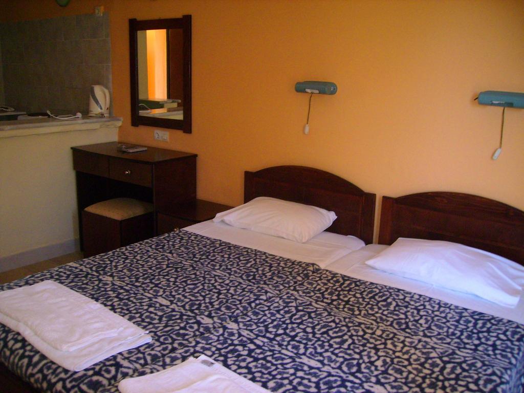 Aggelos Family Hotel Moraitika Exteriör bild