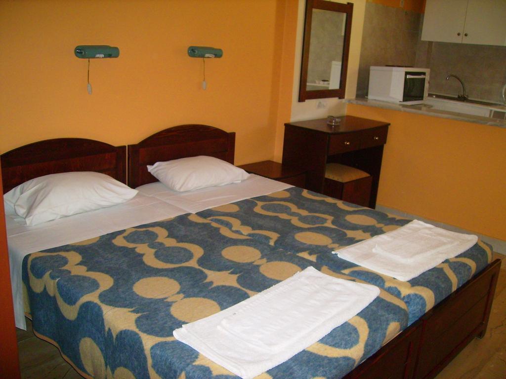 Aggelos Family Hotel Moraitika Exteriör bild