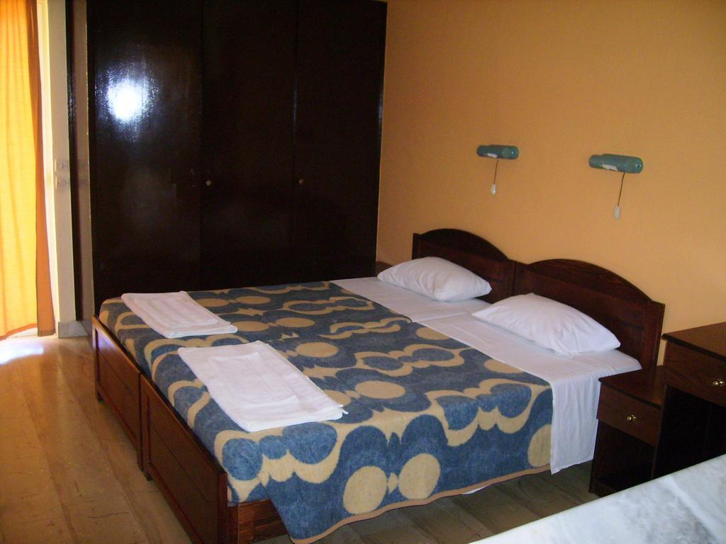 Aggelos Family Hotel Moraitika Exteriör bild